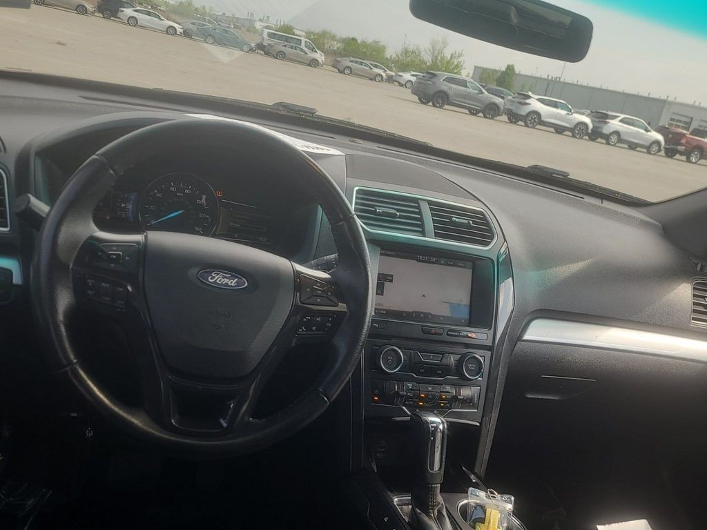 2016 Ford Explorer Image 10