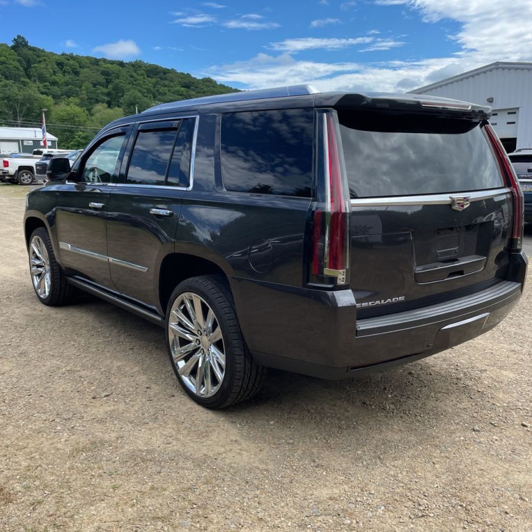 2017 Cadillac Escalade Image 8