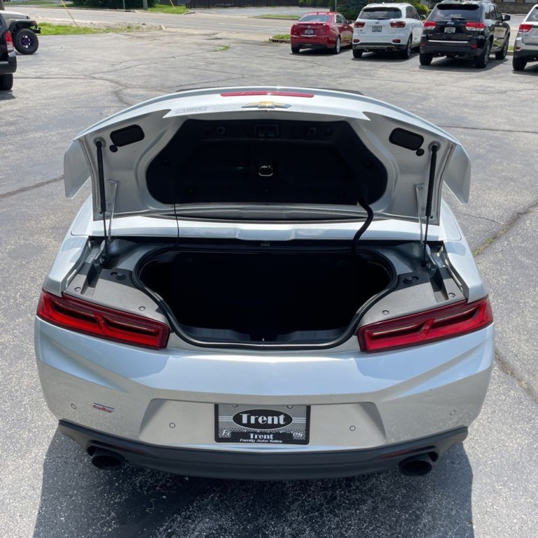 2017 Chevrolet Camaro Image 8