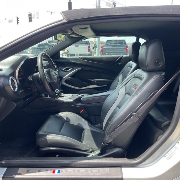 2017 Chevrolet Camaro Image 9