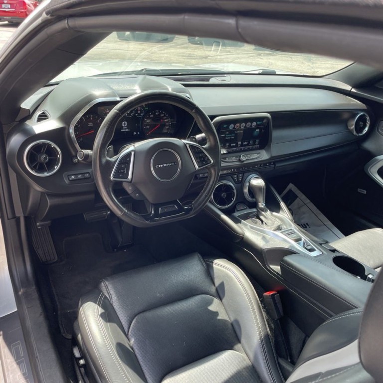 2017 Chevrolet Camaro Image 11