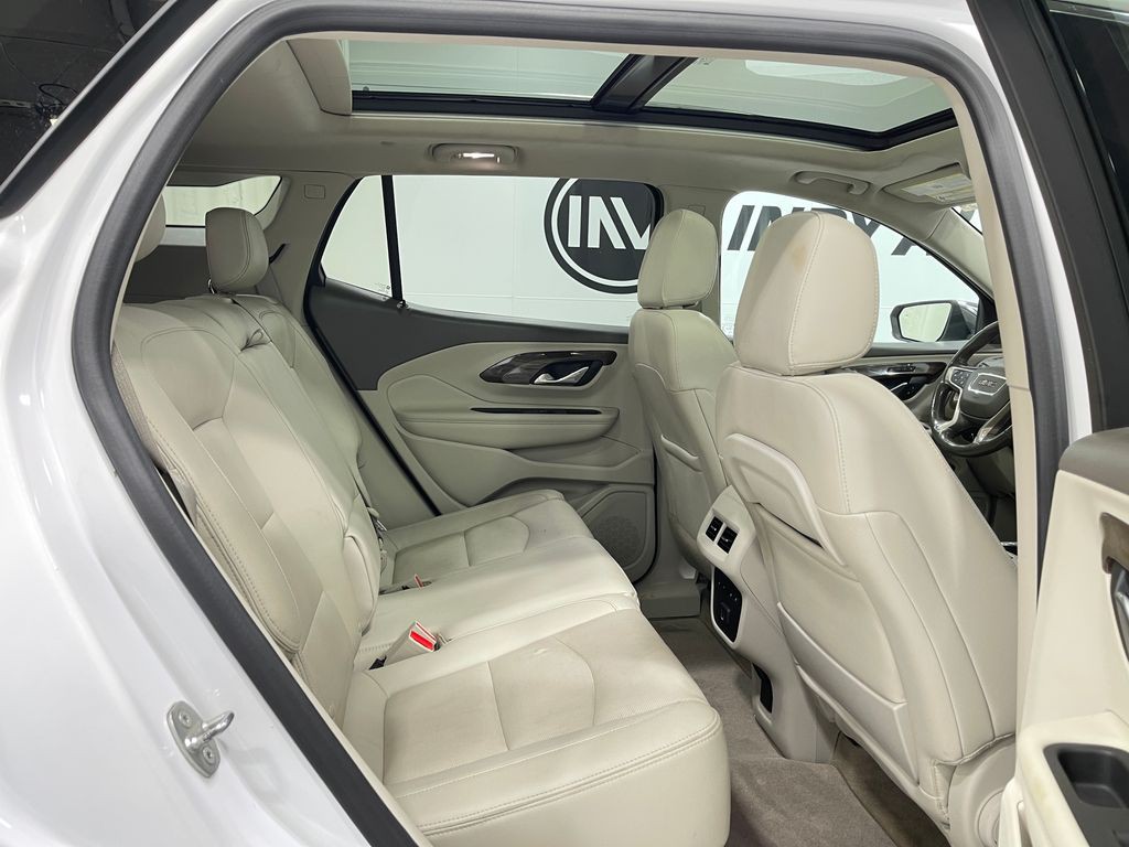 2020 GMC Terrain Image 32