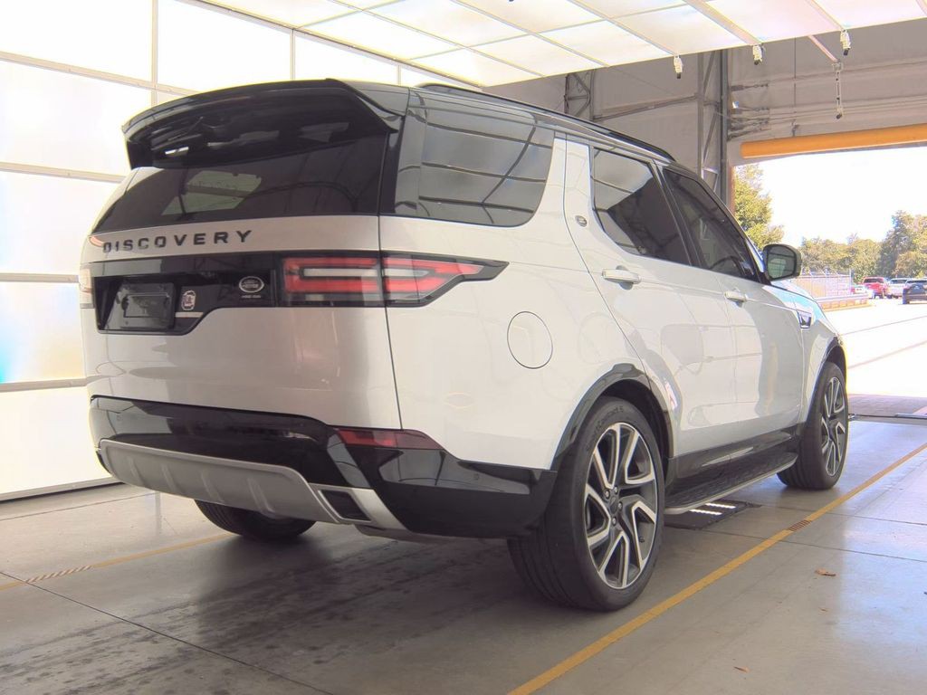 2020 Land Rover Discovery Image 4