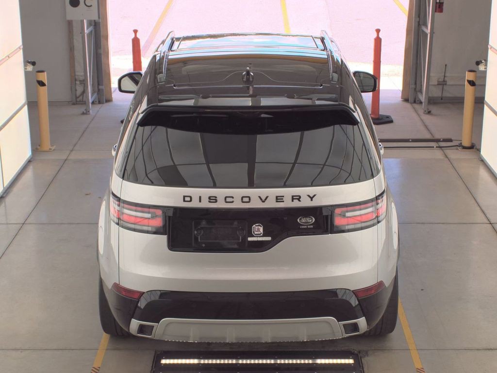 2020 Land Rover Discovery Image 5