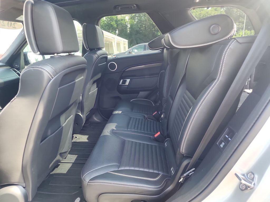 2020 Land Rover Discovery Image 13