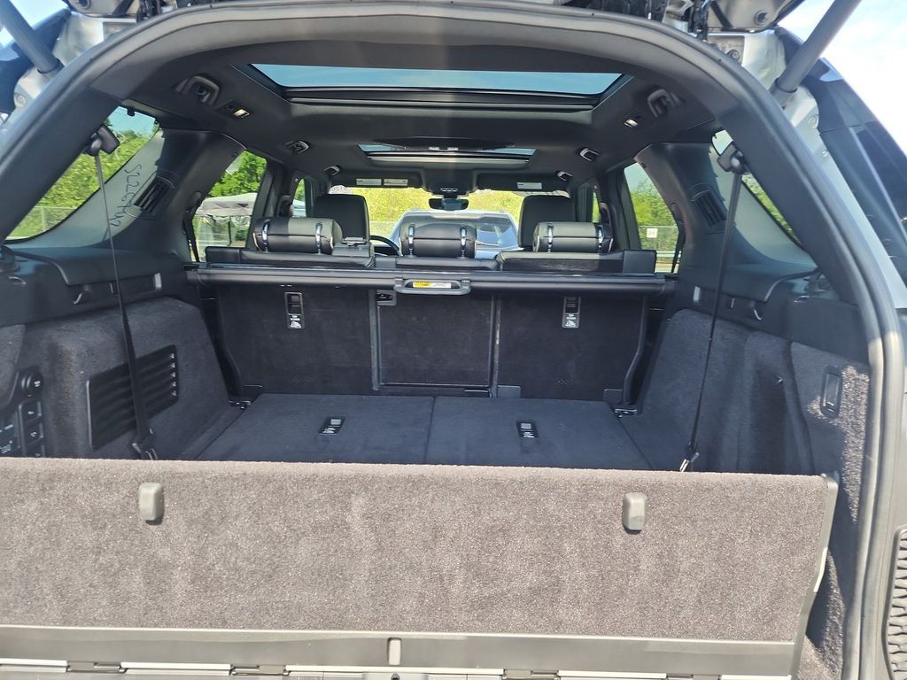 2020 Land Rover Discovery Image 14