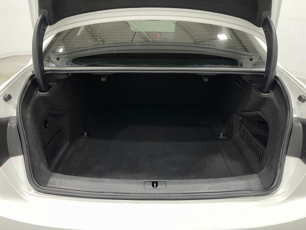 2017 Audi A4 Image 27