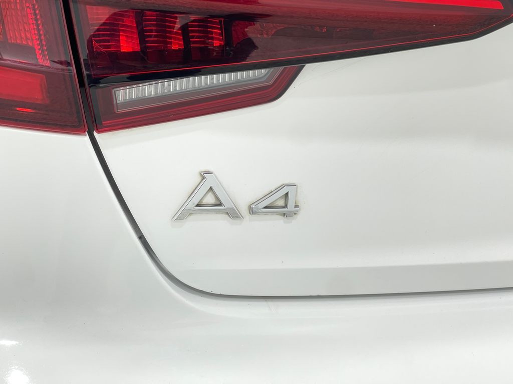 2017 Audi A4 Image 40