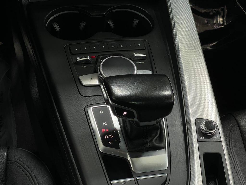 2017 Audi A4 Image 30