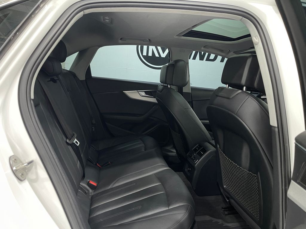 2017 Audi A4 Image 32