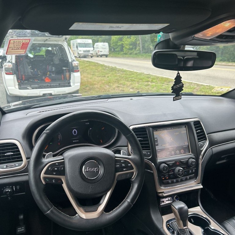 2017 Jeep Grand Cherokee Image 11