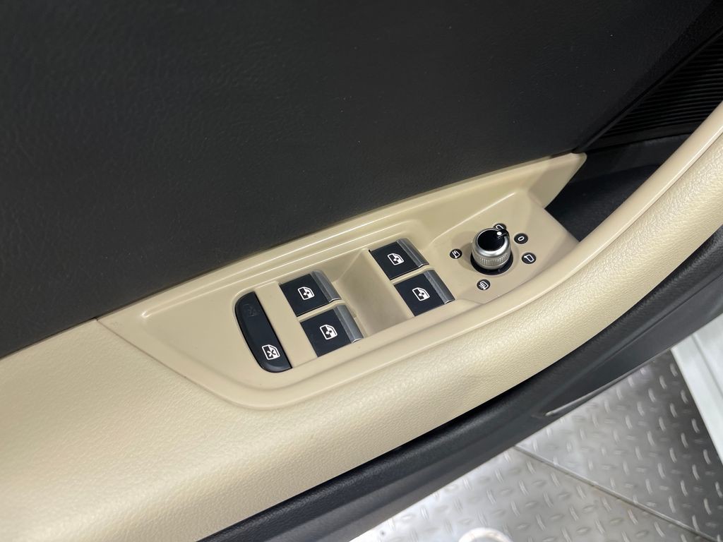 2017 Audi A4 Image 16