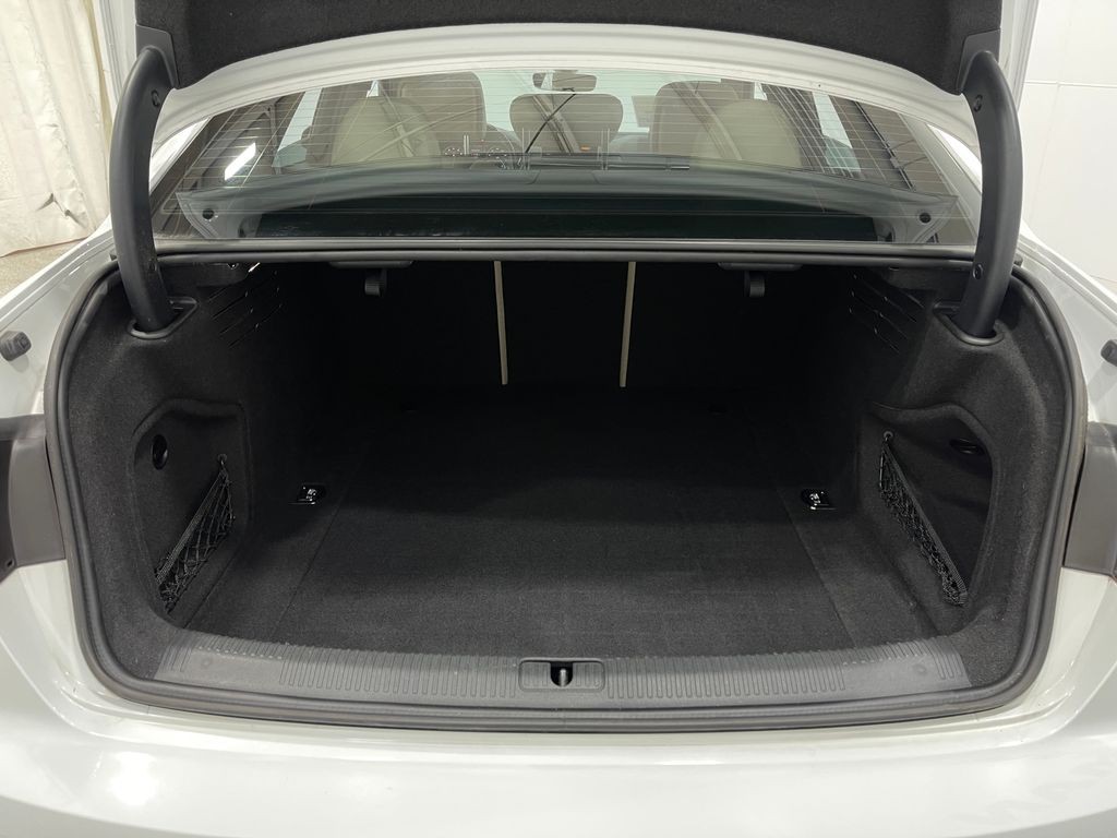 2017 Audi A4 Image 26