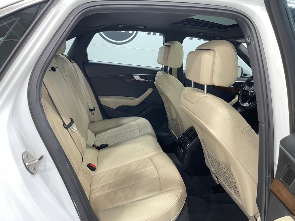 2017 Audi A4 Image 31