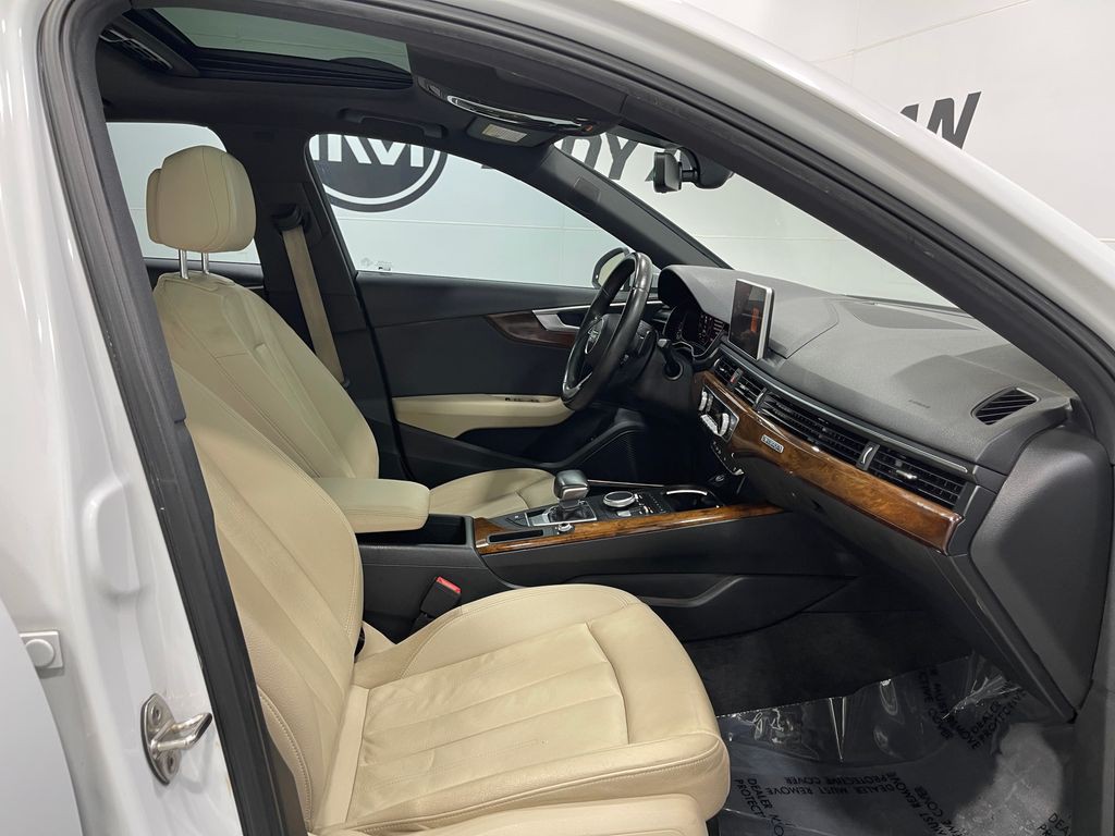 2017 Audi A4 Image 32