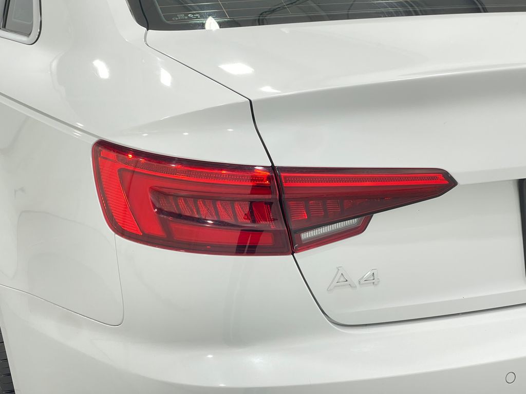 2017 Audi A4 Image 34