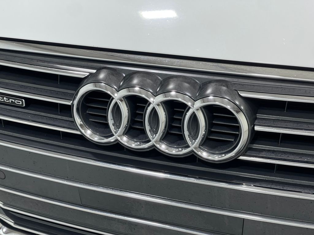 2017 Audi A4 Image 38