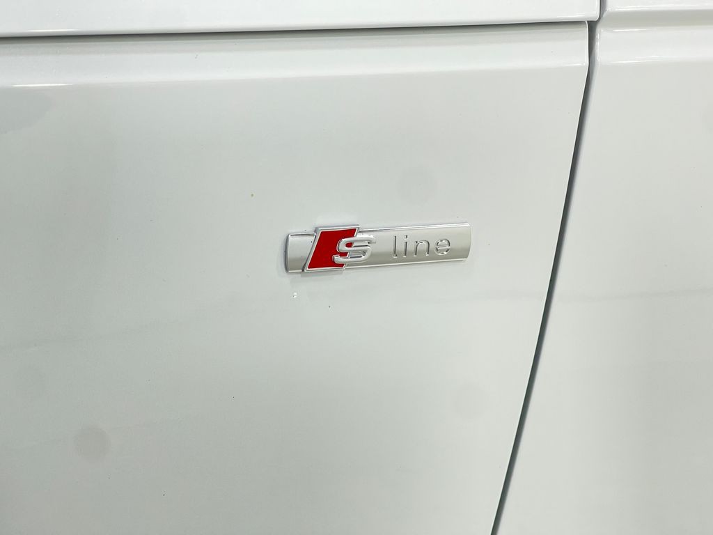 2017 Audi A4 Image 39