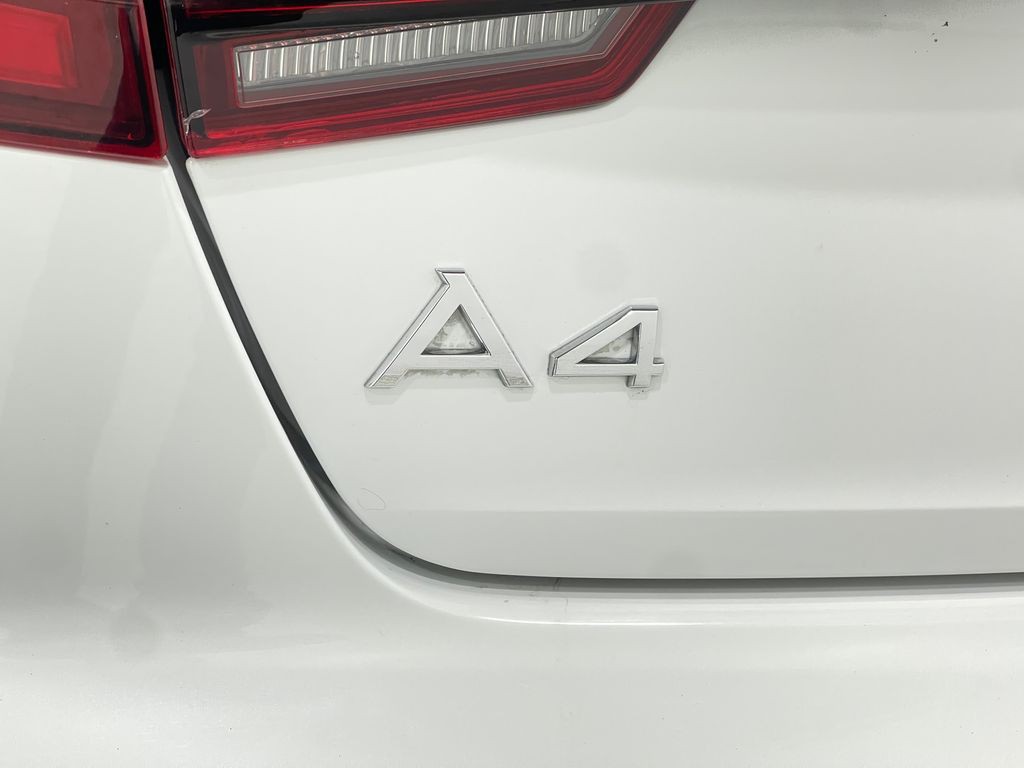 2017 Audi A4 Image 40