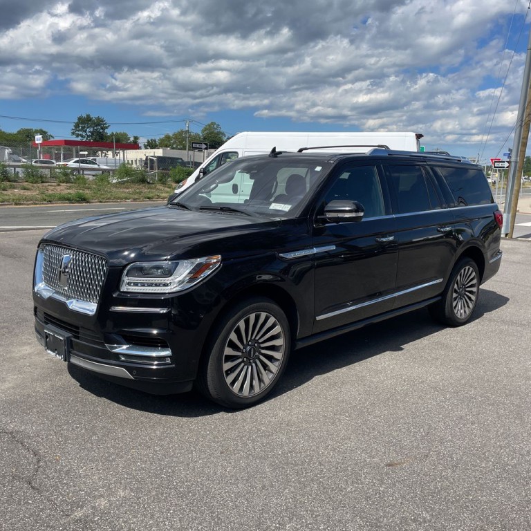 2019 Lincoln Navigator Image 3