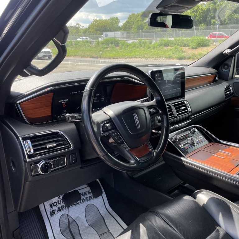 2019 Lincoln Navigator Image 11