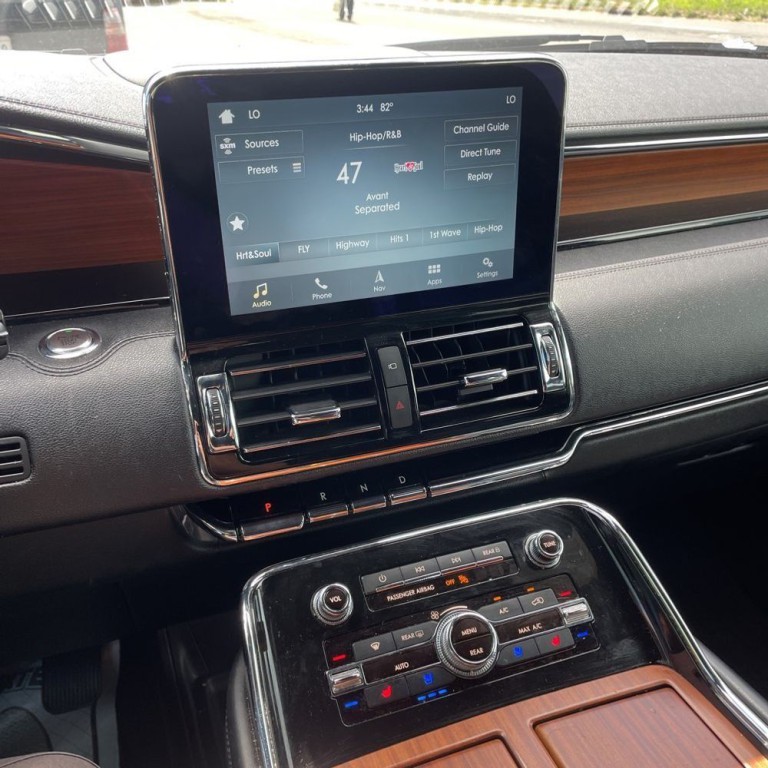 2019 Lincoln Navigator Image 14