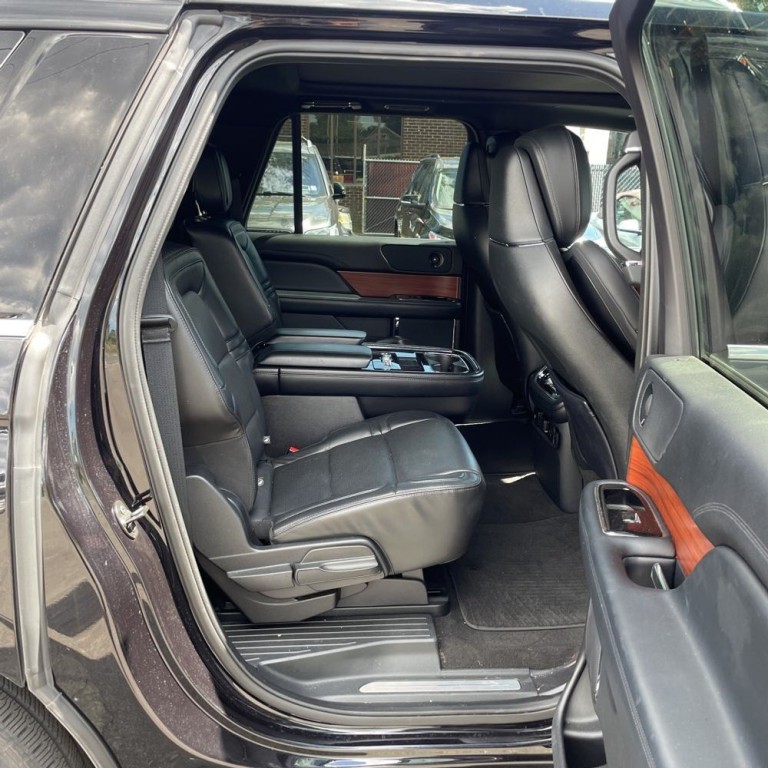 2019 Lincoln Navigator Image 18
