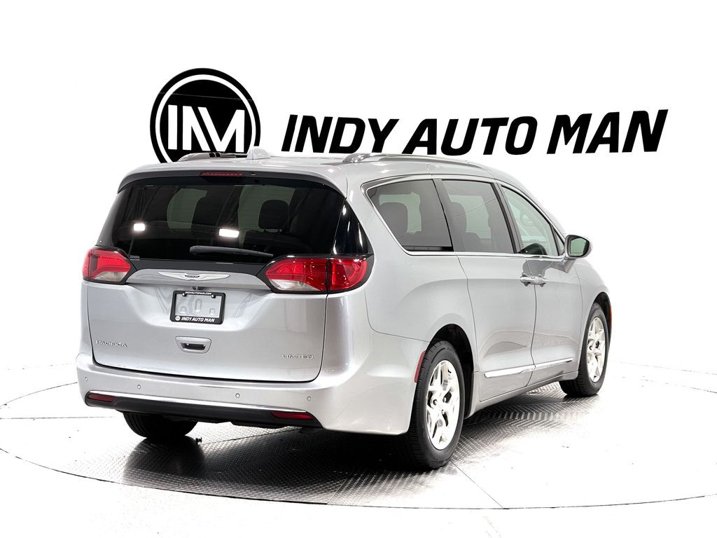 2019 Chrysler Pacifica Image 4