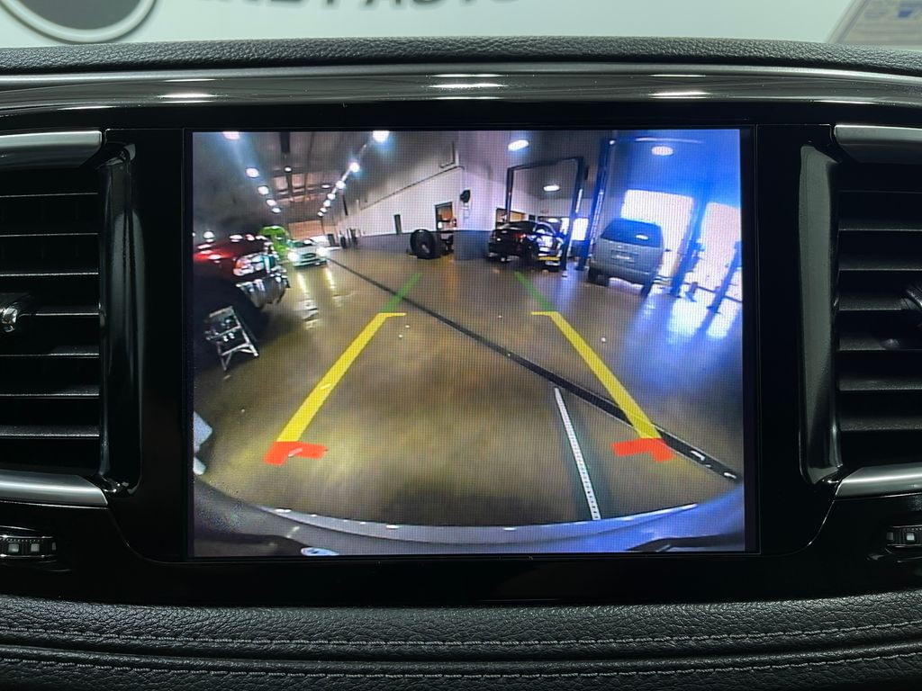 2019 Chrysler Pacifica Image 11