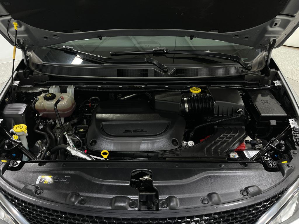 2019 Chrysler Pacifica Image 27