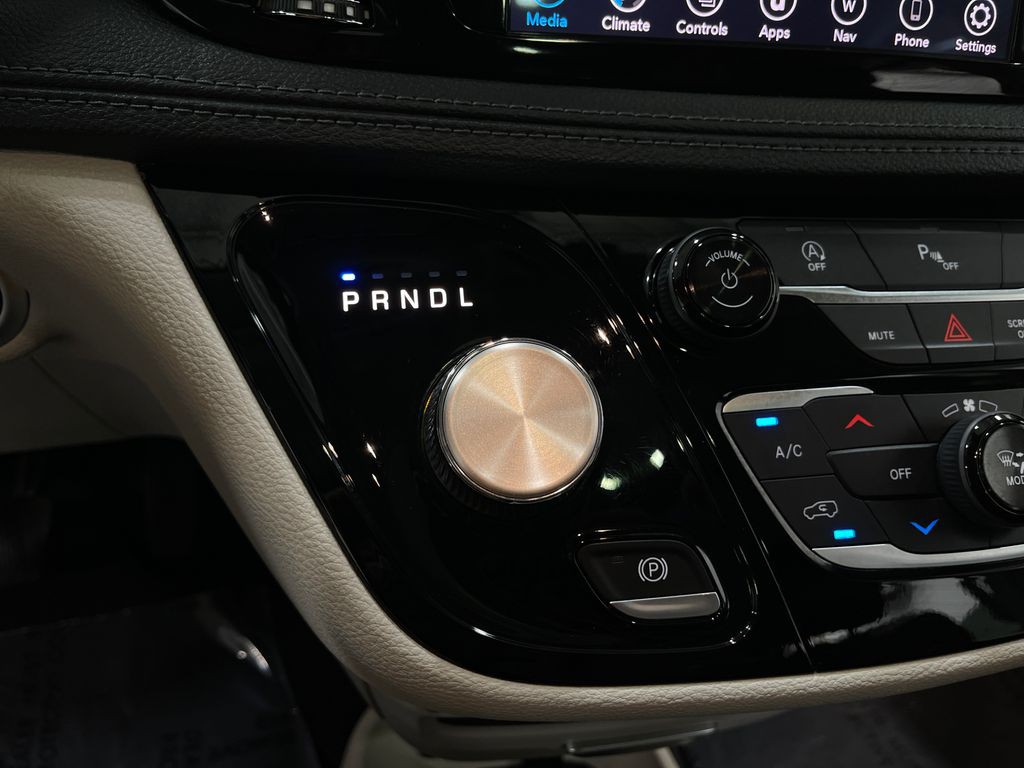 2019 Chrysler Pacifica Image 29