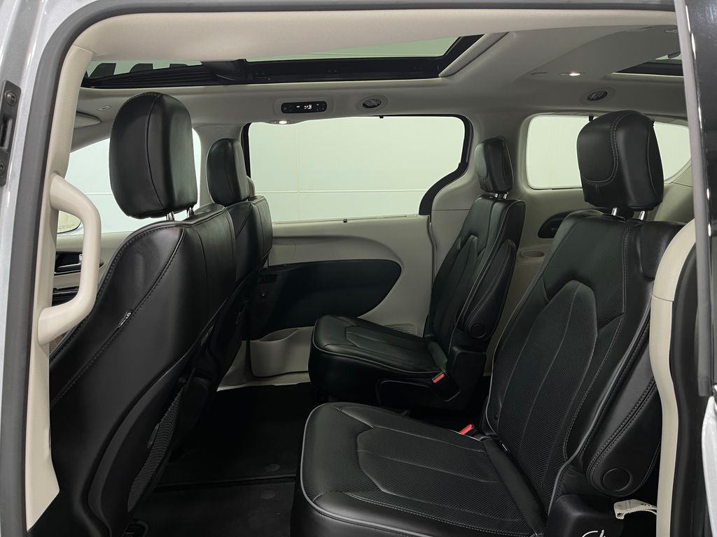 2019 Chrysler Pacifica Image 30