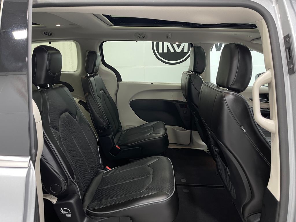 2019 Chrysler Pacifica Image 33