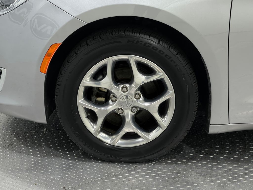 2019 Chrysler Pacifica Image 37