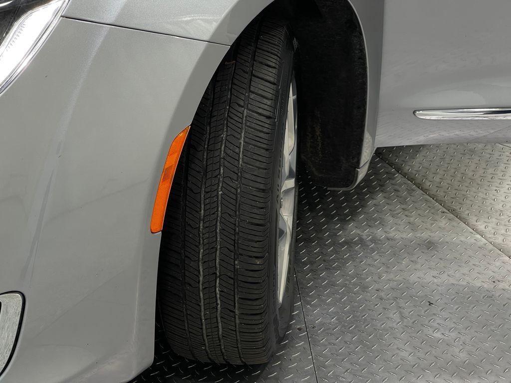 2019 Chrysler Pacifica Image 38
