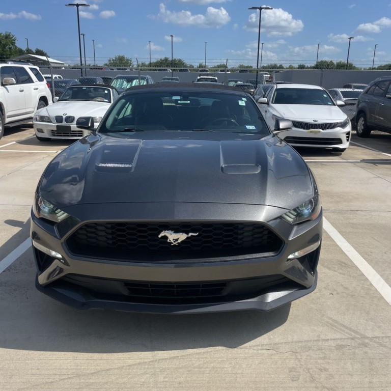 2018 Ford Mustang Image 2