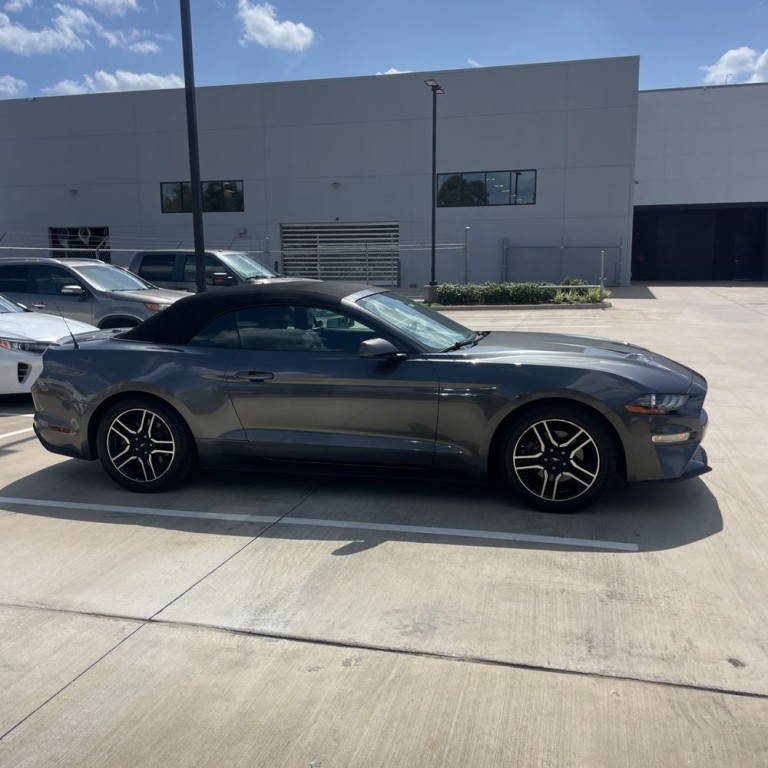 2018 Ford Mustang Image 4