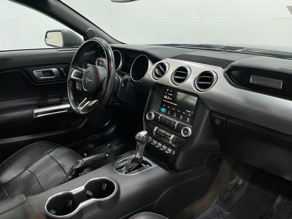 2018 Ford Mustang Image 19