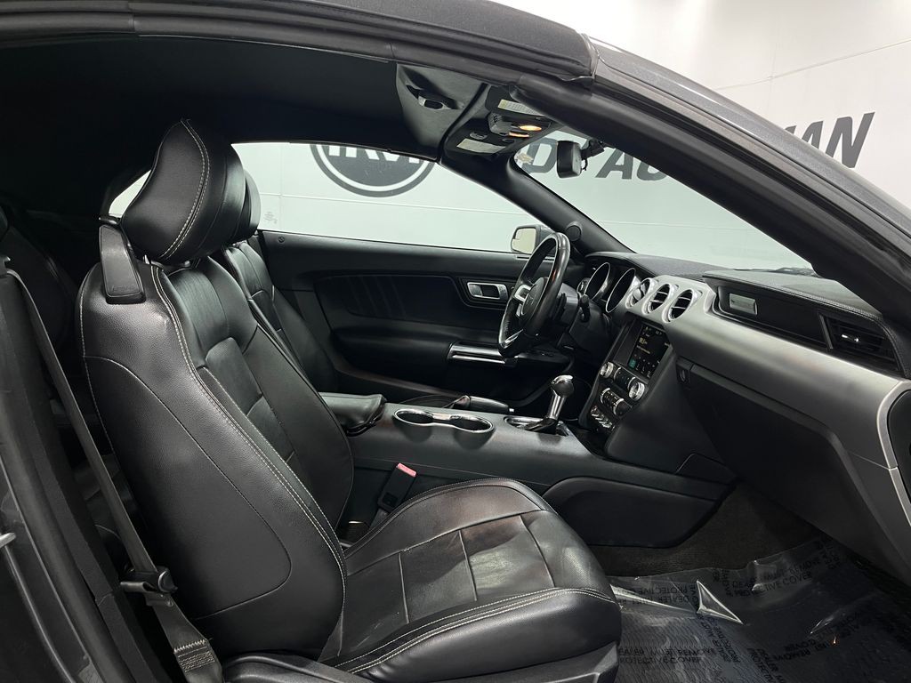 2018 Ford Mustang Image 31