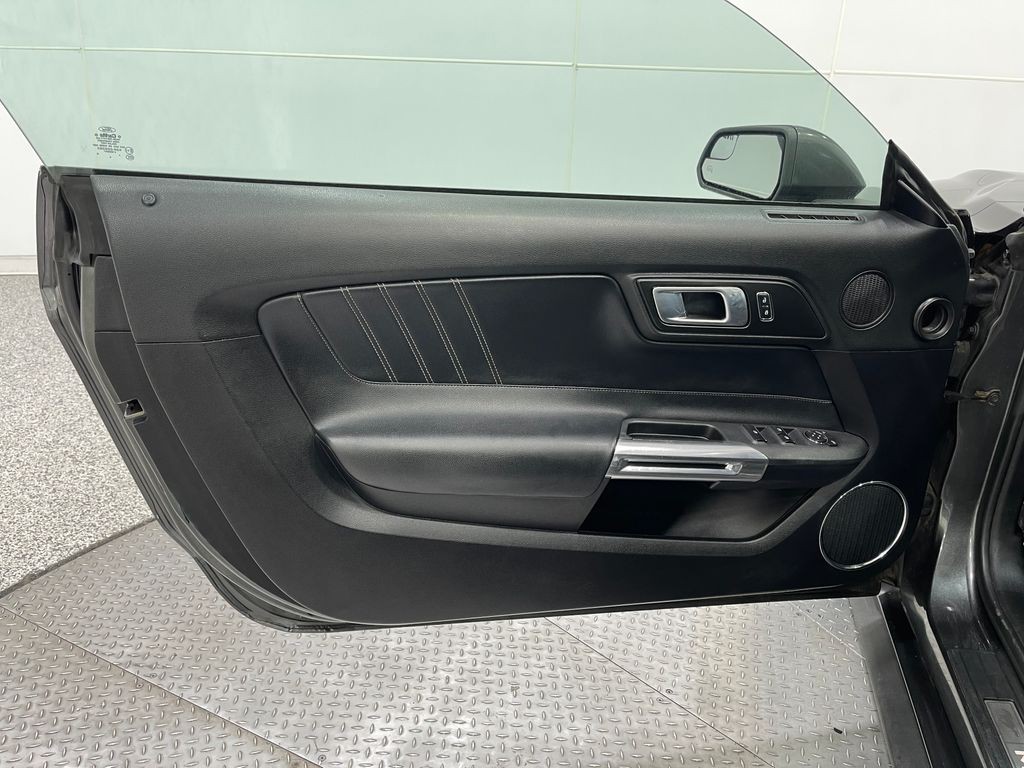 2018 Ford Mustang Image 14