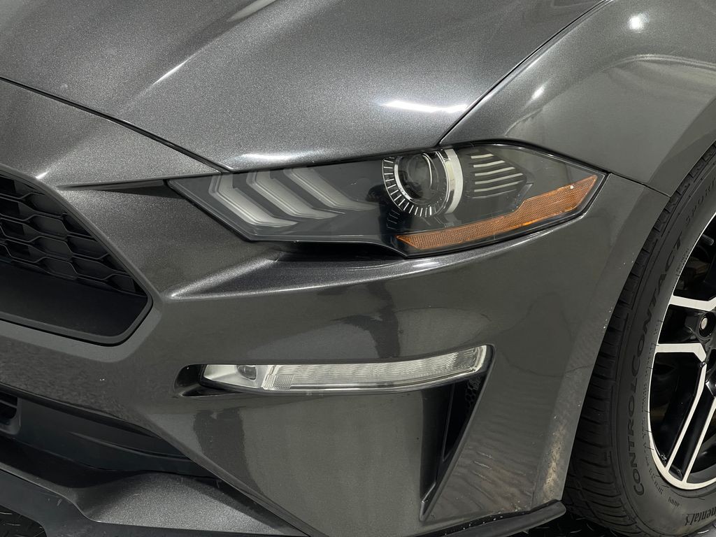 2018 Ford Mustang Image 32