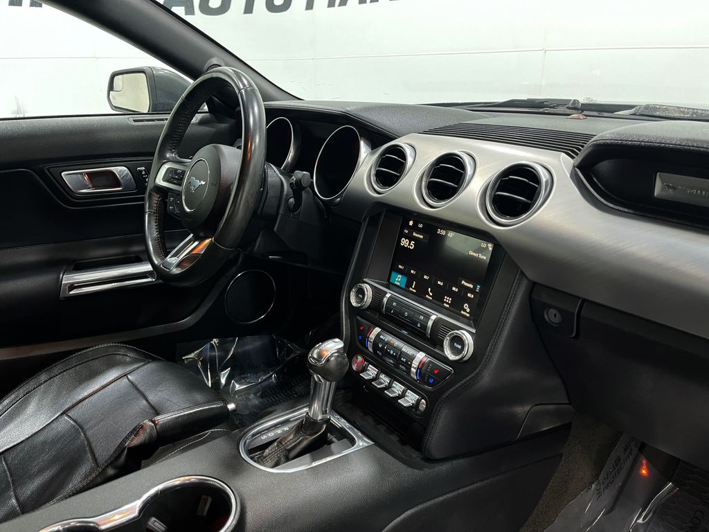 2018 Ford Mustang Image 19