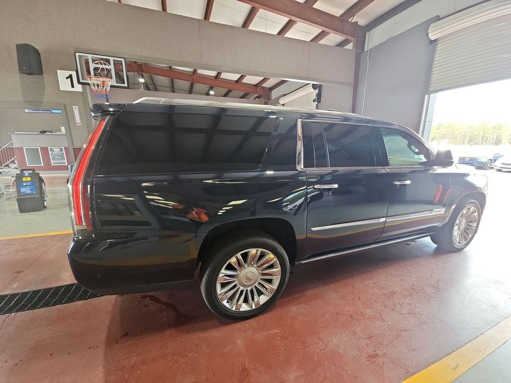 2018 Cadillac Escalade Image 4