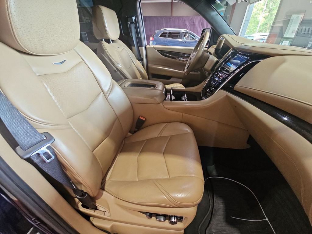 2018 Cadillac Escalade Image 8