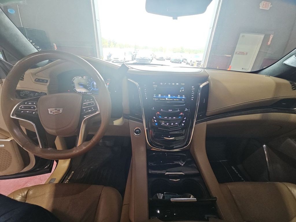 2018 Cadillac Escalade Image 10