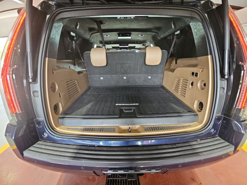 2018 Cadillac Escalade Image 15