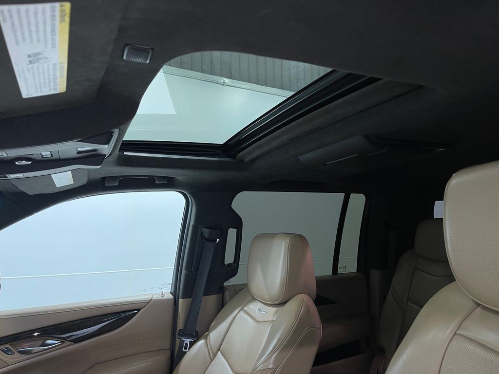 2018 Cadillac Escalade Image 12