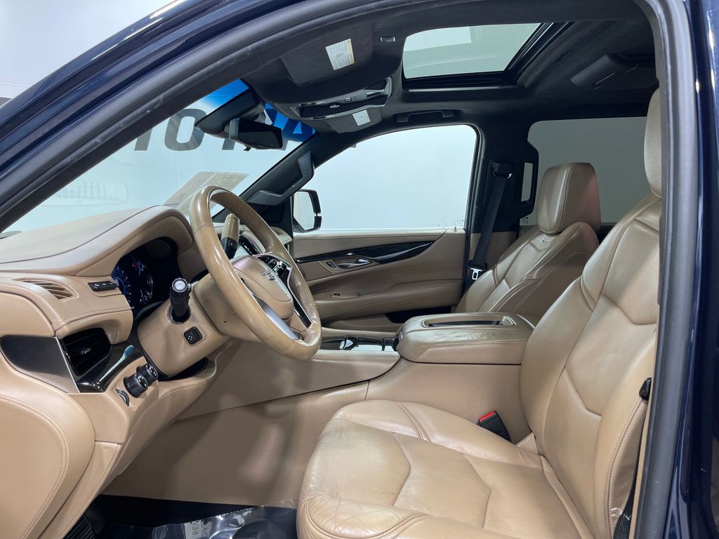 2018 Cadillac Escalade Image 16