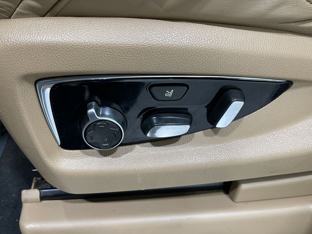 2018 Cadillac Escalade Image 20