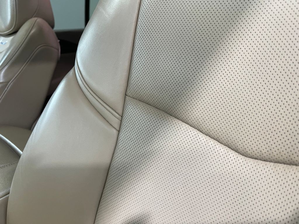 2018 Cadillac Escalade Image 21